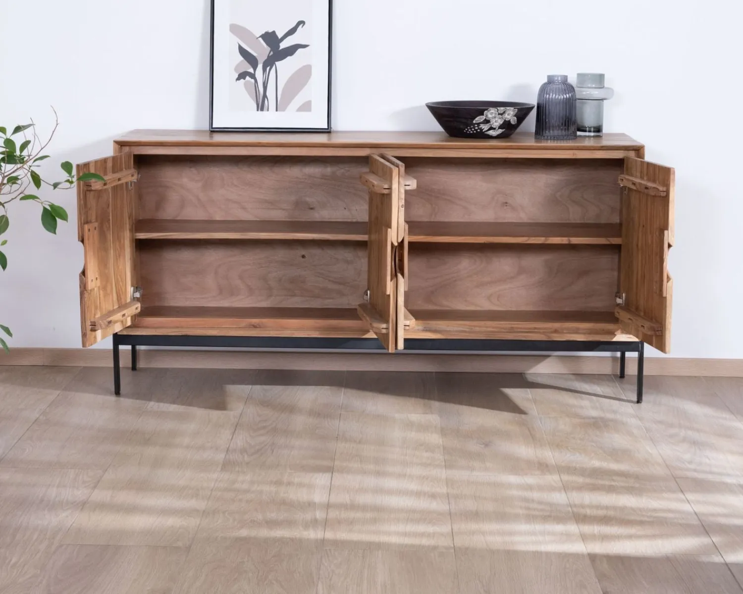 Meuble House Bahut 4 portes en acacia et métal 160 cm "Novelli" esprit zen et épuré New