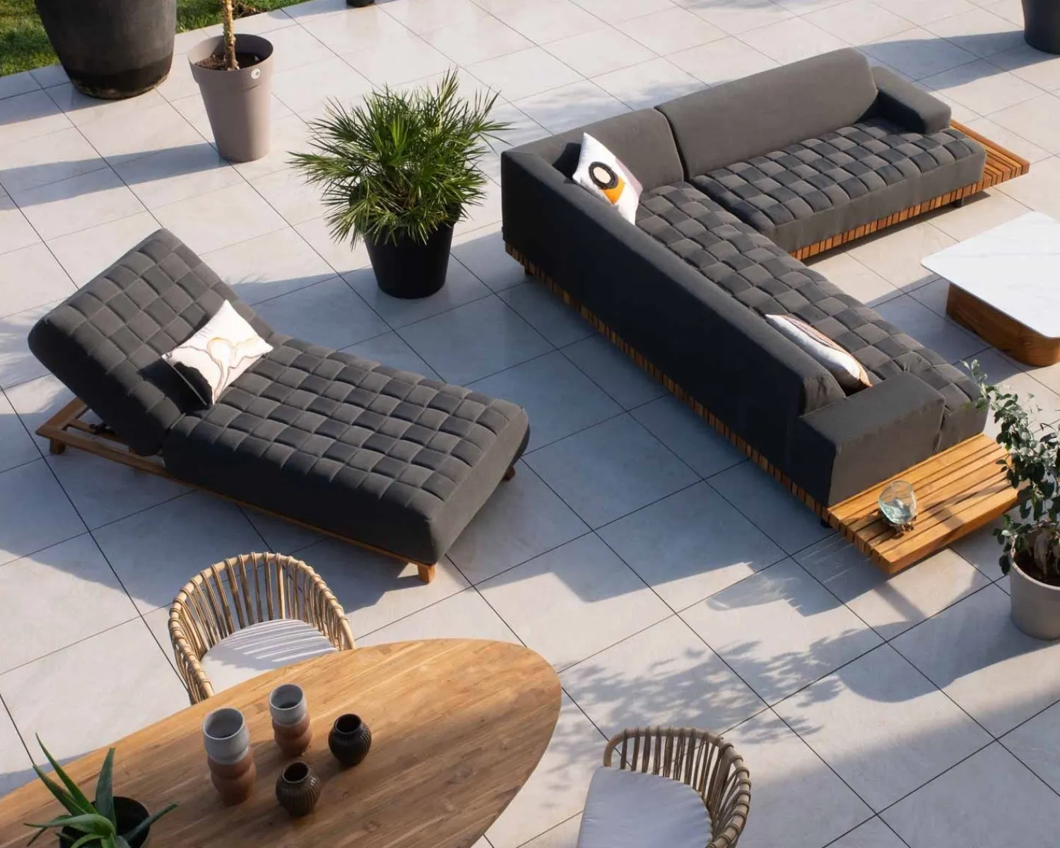 Meuble House Bain de soleil design tissu Sunbrella gris foncé et teck "Lombok" New