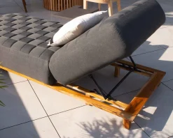 Meuble House Bain de soleil design tissu Sunbrella gris foncé et teck