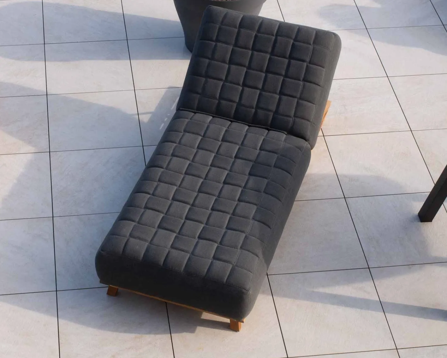 Meuble House Bain de soleil design tissu Sunbrella gris foncé et teck "Lombok" New