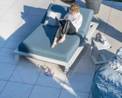 Meuble House Bain de soleil double en tissu turquoise et aluminium blanc "Nusa Pedina" New