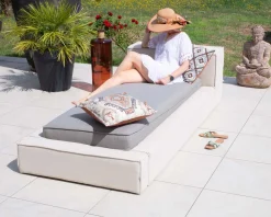 Meuble House Bain de soleil esprit futon gris clair et lin