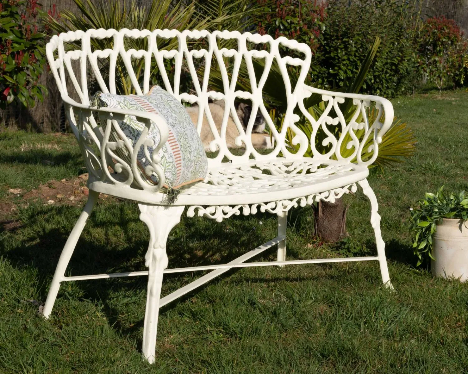 Meuble House Banc de jardin esprit rétro en fonte esprit fer forgé blanc vieilli "Gardénia" 1m Outlet