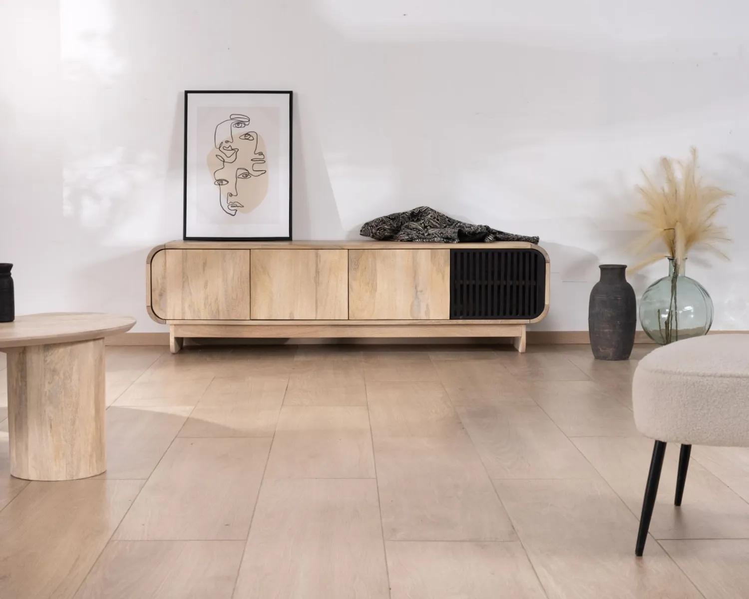 Meuble House Banc TV 4 portes 180 cm en manguier avec porte déco noire "Jappy" Online