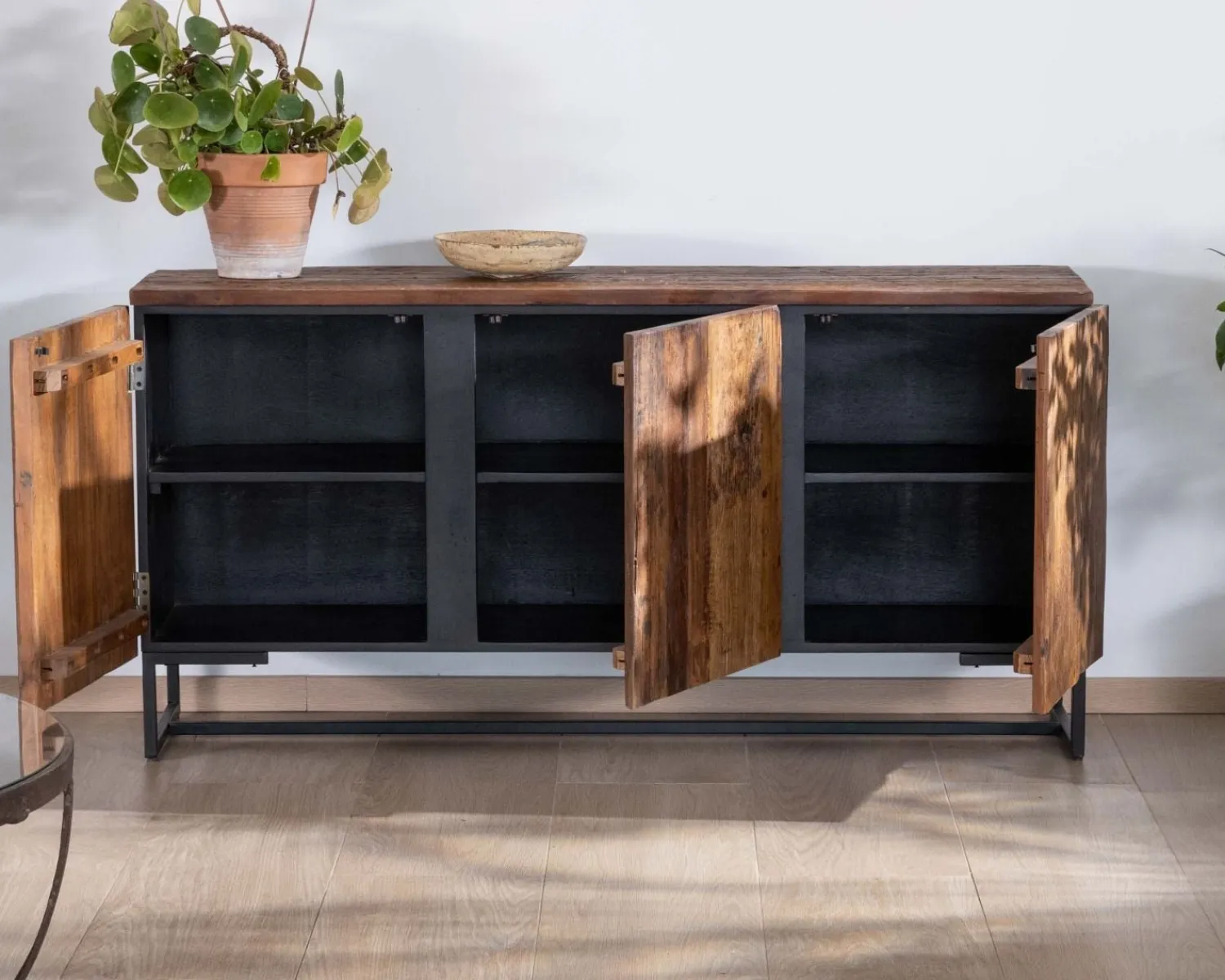 Meuble House Buffet bas 3 portes acacia massif 150cm "Cachou chic" Discount