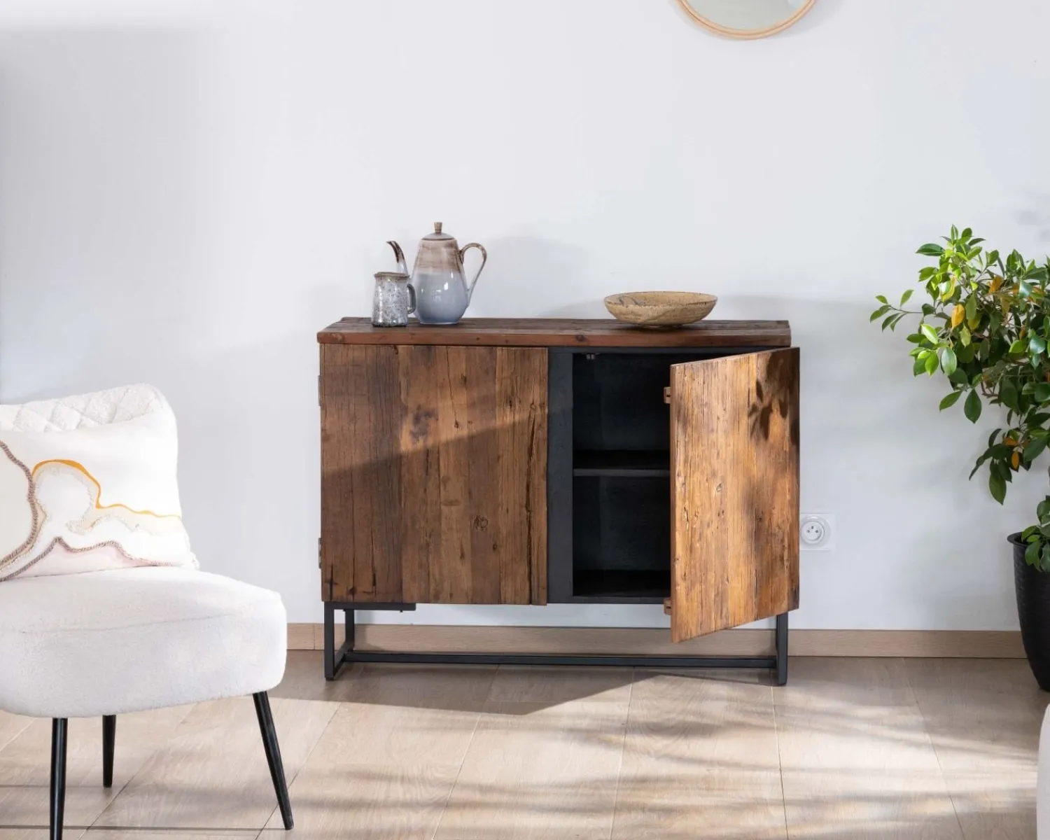 Meuble House Buffet bas 2 portes style industriel rétro acacia et métal noir "Cachou Chic" New