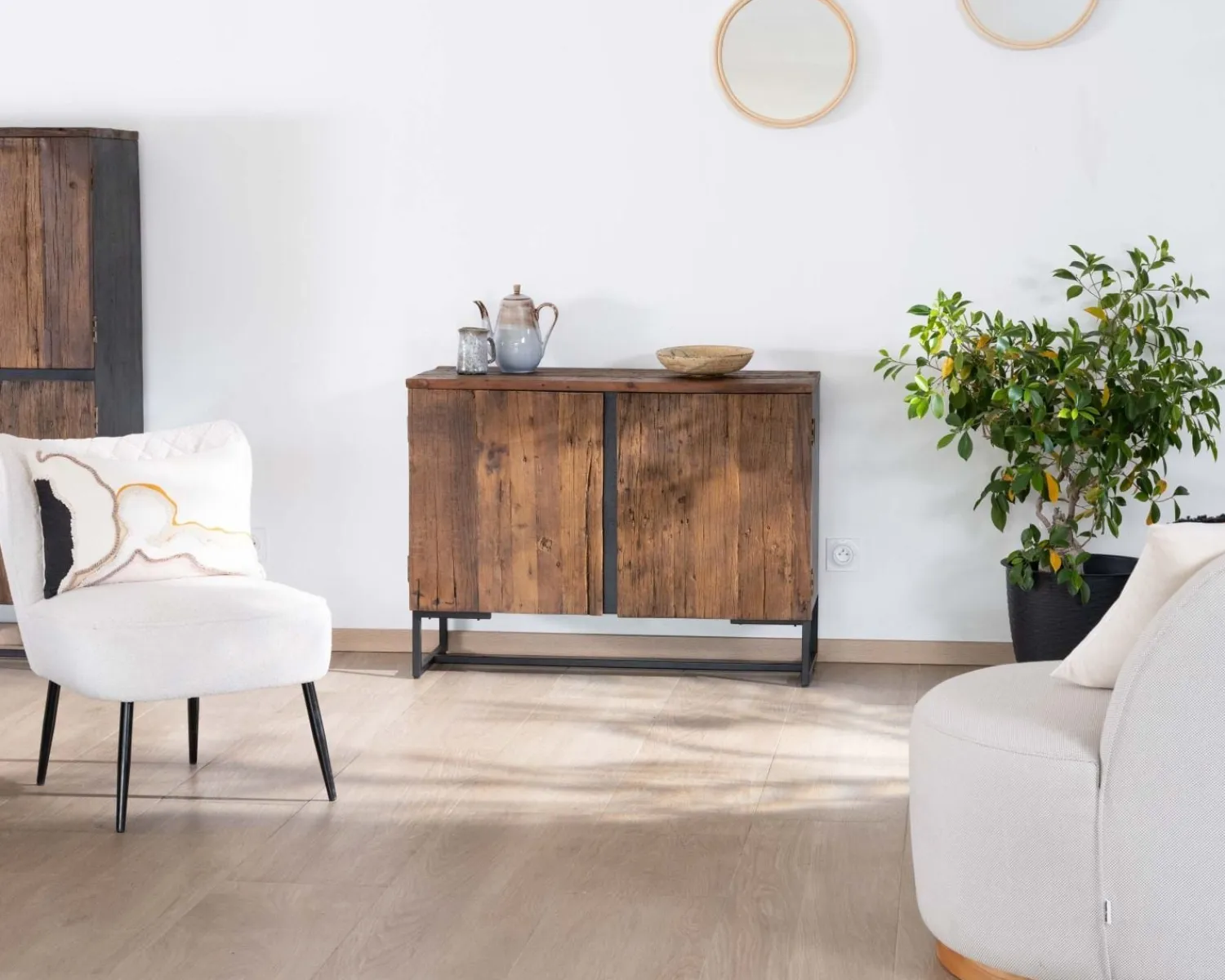 Meuble House Buffet bas 2 portes style industriel rétro acacia et métal noir "Cachou Chic" New