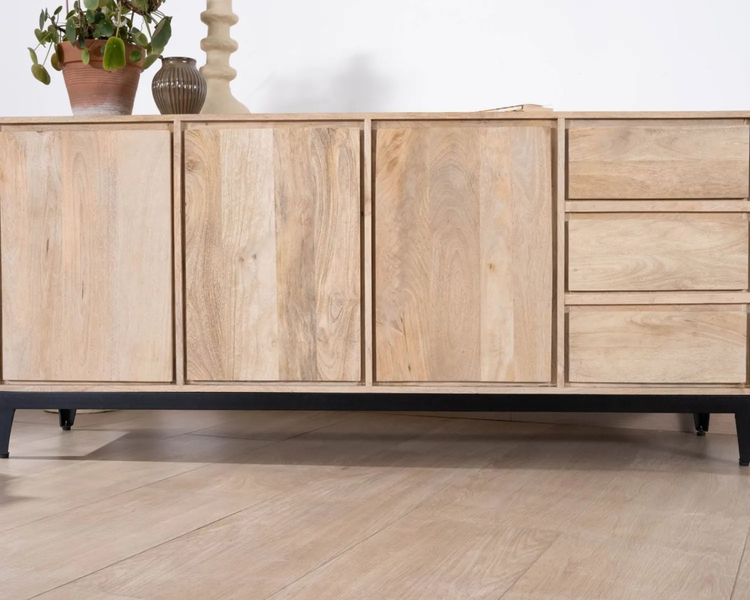 Meuble House Buffet épuré en manguier massif 180 cm 3 portes et tiroirs "Gola" Sale