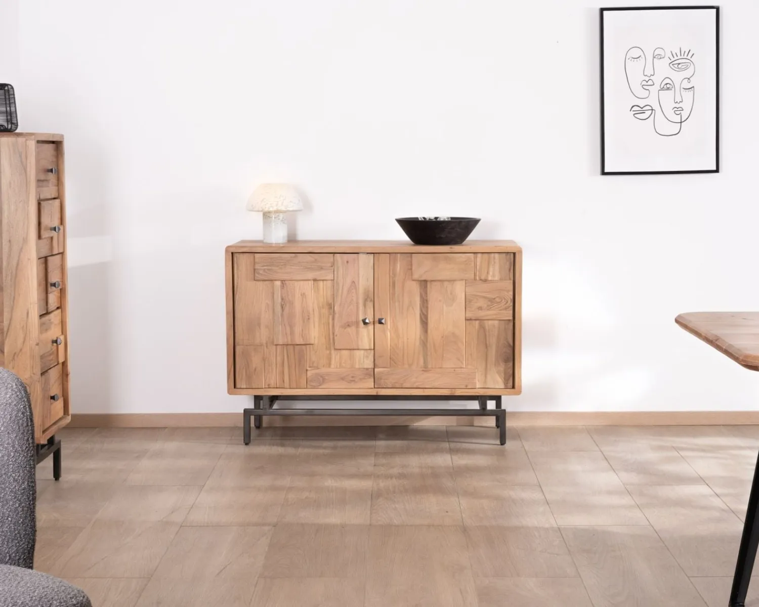 Meuble House Buffet rétro 2 portes façades à empiècements en acacia "Puzzle" 120 cm Best