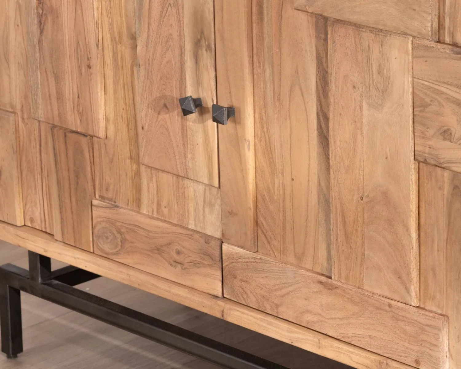 Meuble House Buffet rétro 2 portes façades à empiècements en acacia "Puzzle" 120 cm Best