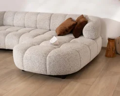 Meuble House Canapé avec assise électrique et méridienne à droite "Syltan" tissu blanc cassé tramé Discount