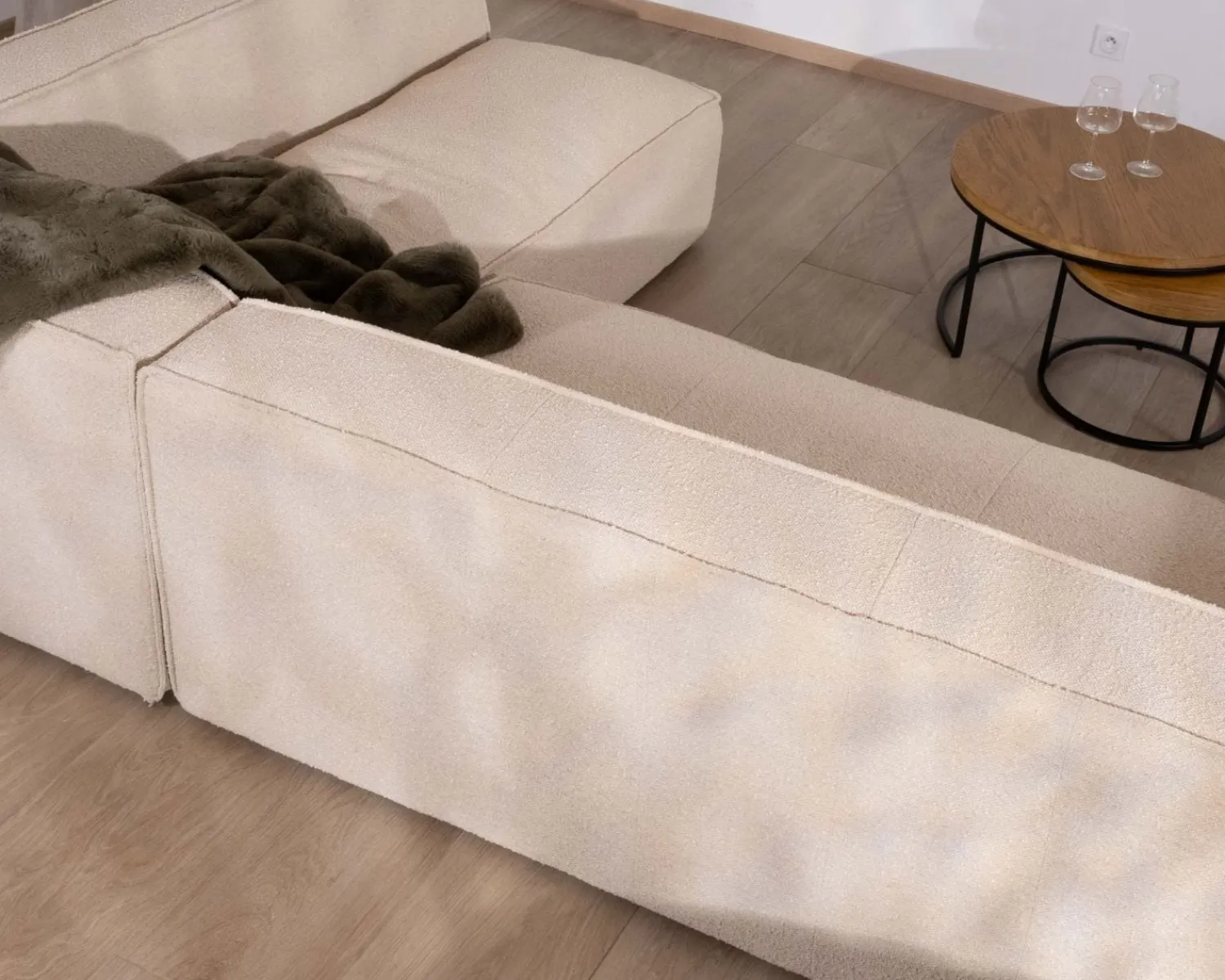 Meuble House Canapé modulaire en angle en tissu bouclette beige "Alcazar" Outlet
