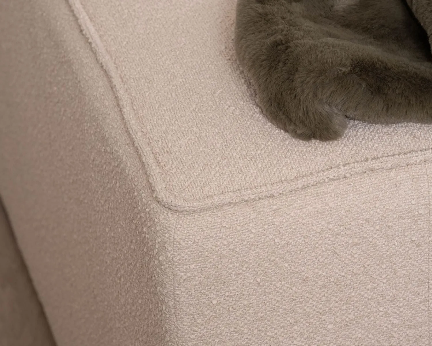 Meuble House Canapé modulaire en angle en tissu bouclette beige "Alcazar" Outlet