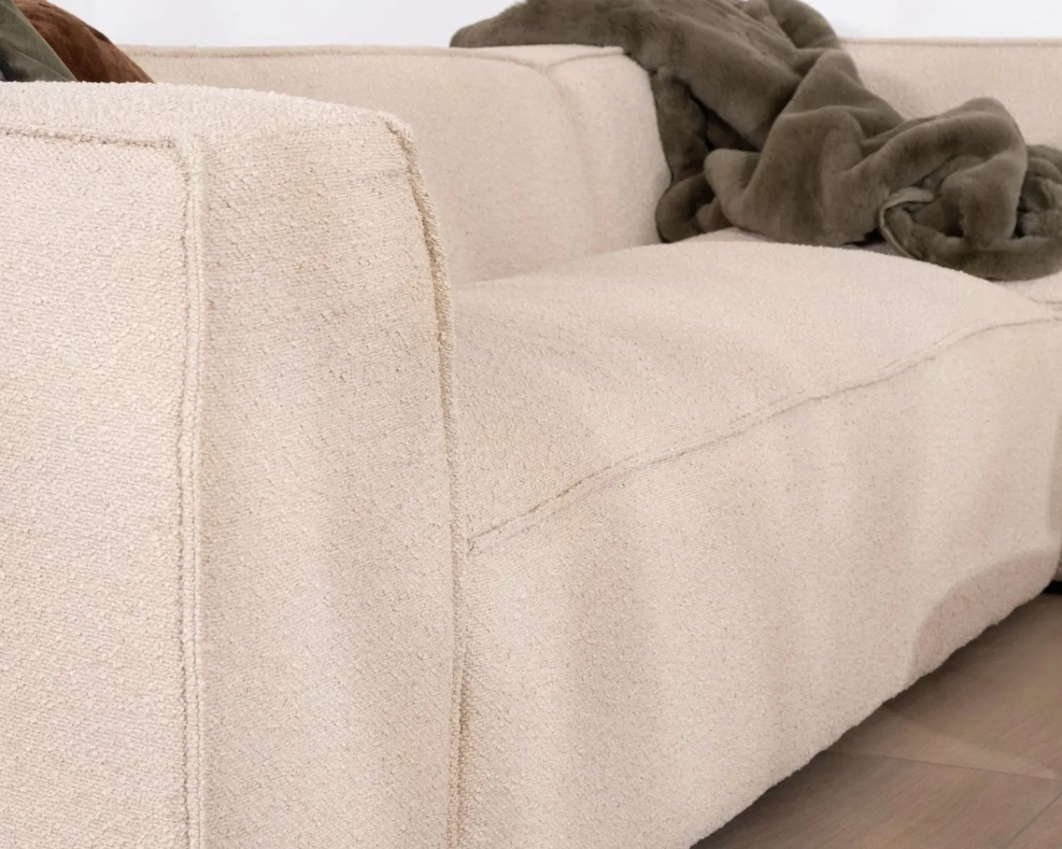 Meuble House Canapé modulaire en angle en tissu bouclette beige "Alcazar" Outlet