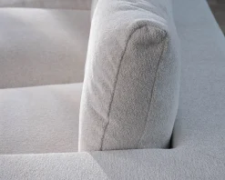 Meuble House Canapé 3 places avec pouf ottoman carré en tissu doux et bouclé blanc chiné