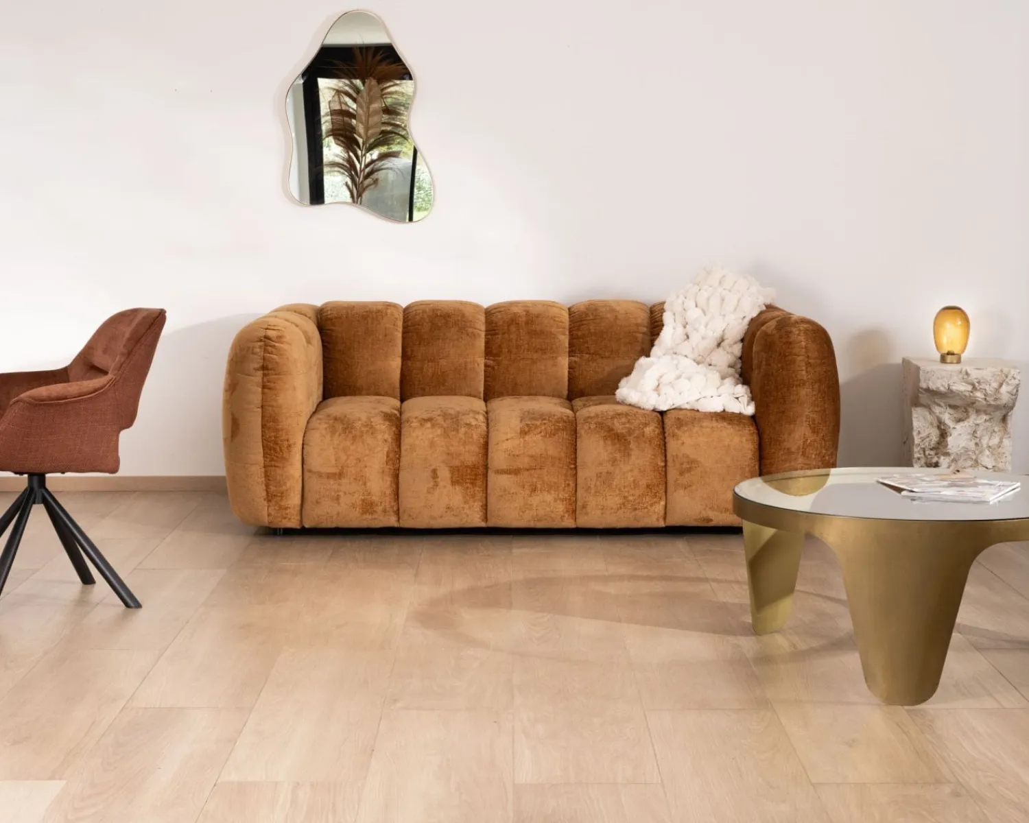 Meuble House Canapé 3 places cocooning esprit rétro "Milow" en velours doux coloris ambré Sale