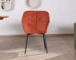 Meuble House Chaise avec accoudoirs en velours rouge terracotta et pieds métal noir
