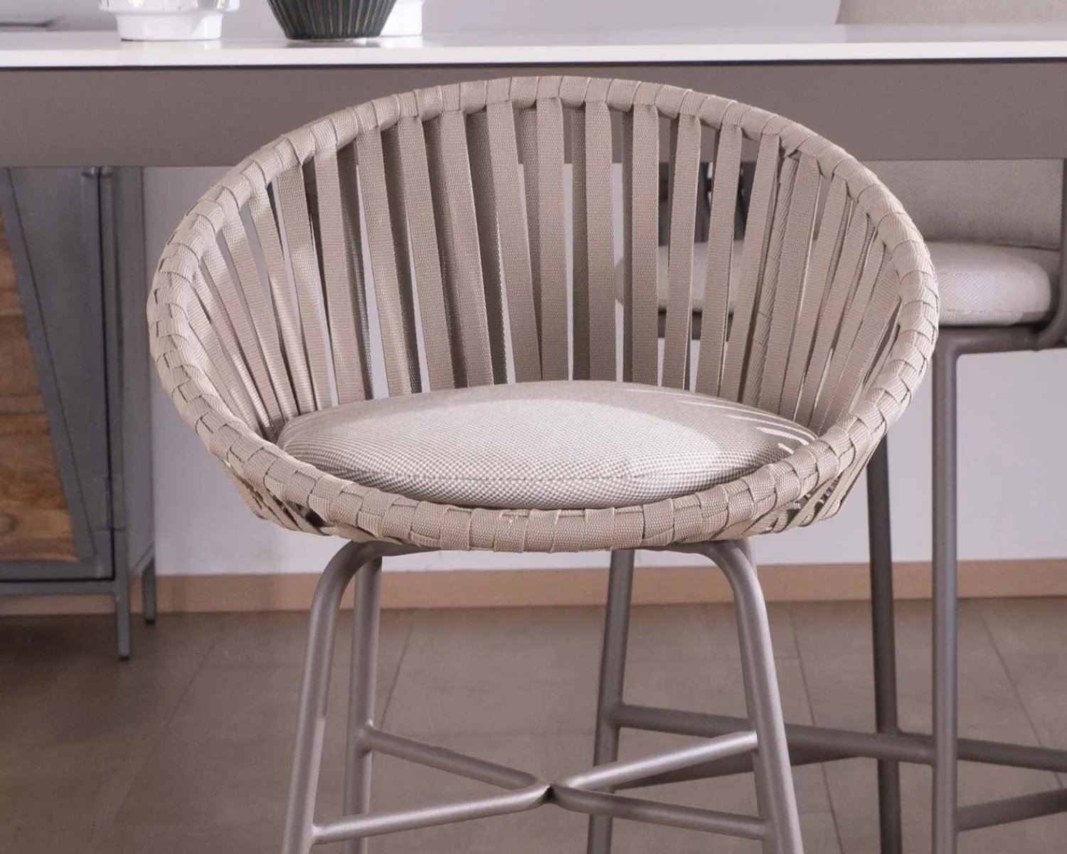 Meuble House Chaise de bar d'extérieur en aluminium gris champagne et dossier en corde tendue Discount