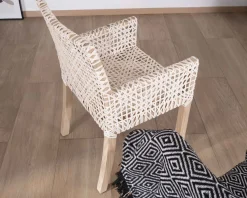 Meuble House Chaise de repas avec accoudoirs en cuir blanc tressé et teck