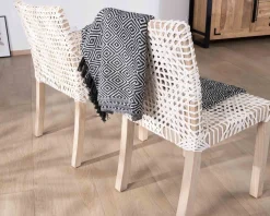 Meuble House Chaise de repas avec accoudoirs en cuir blanc tressé et teck