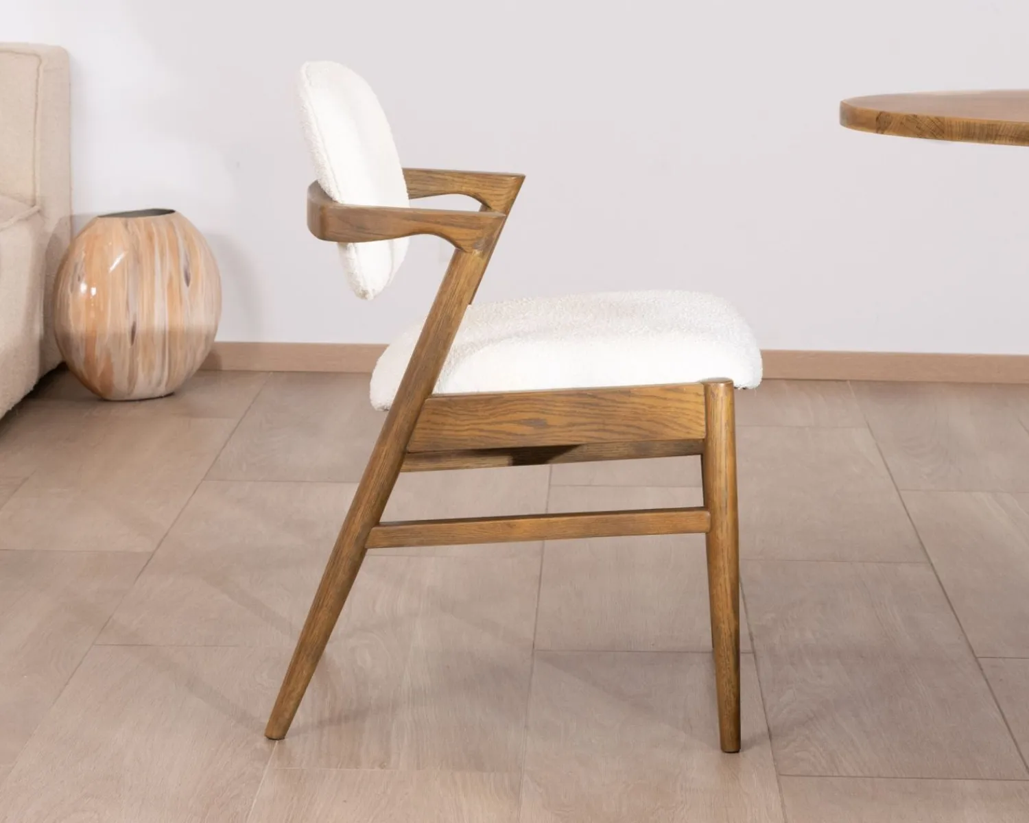 Meuble House Chaise de repas design en frêne foncé et tissu bouclette "Isadora" Clearance