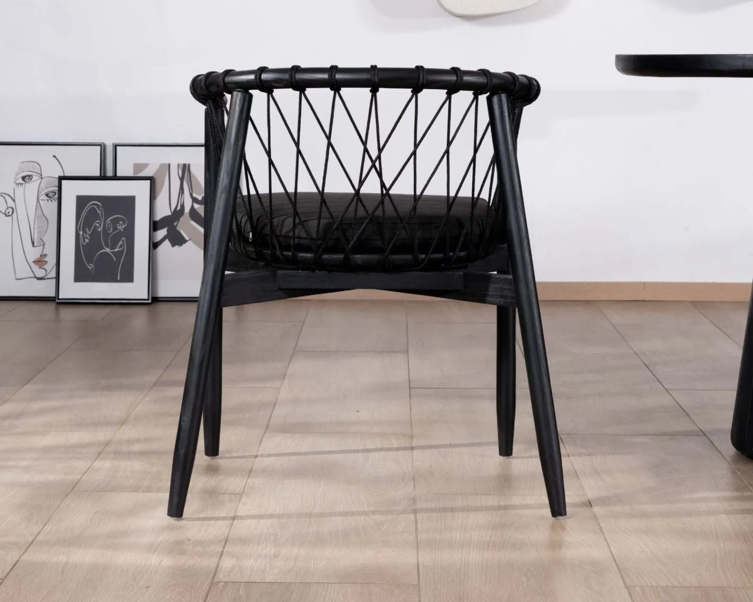 Meuble House Chaise de repas noire en bois et corde tressée "Katue" Online
