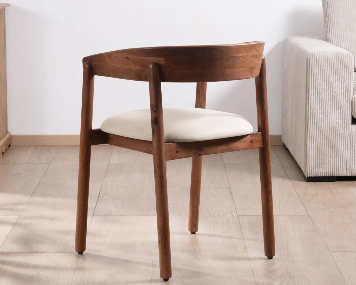 Meuble House Chaise de repas style rétro "Polo" en manguier et assise tissu blanc