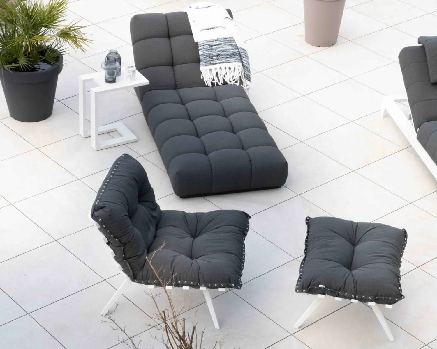 Meuble House Chaise longue haut de gamme en tissu Sunbrella gris foncé "Lazy Beach" Clearance