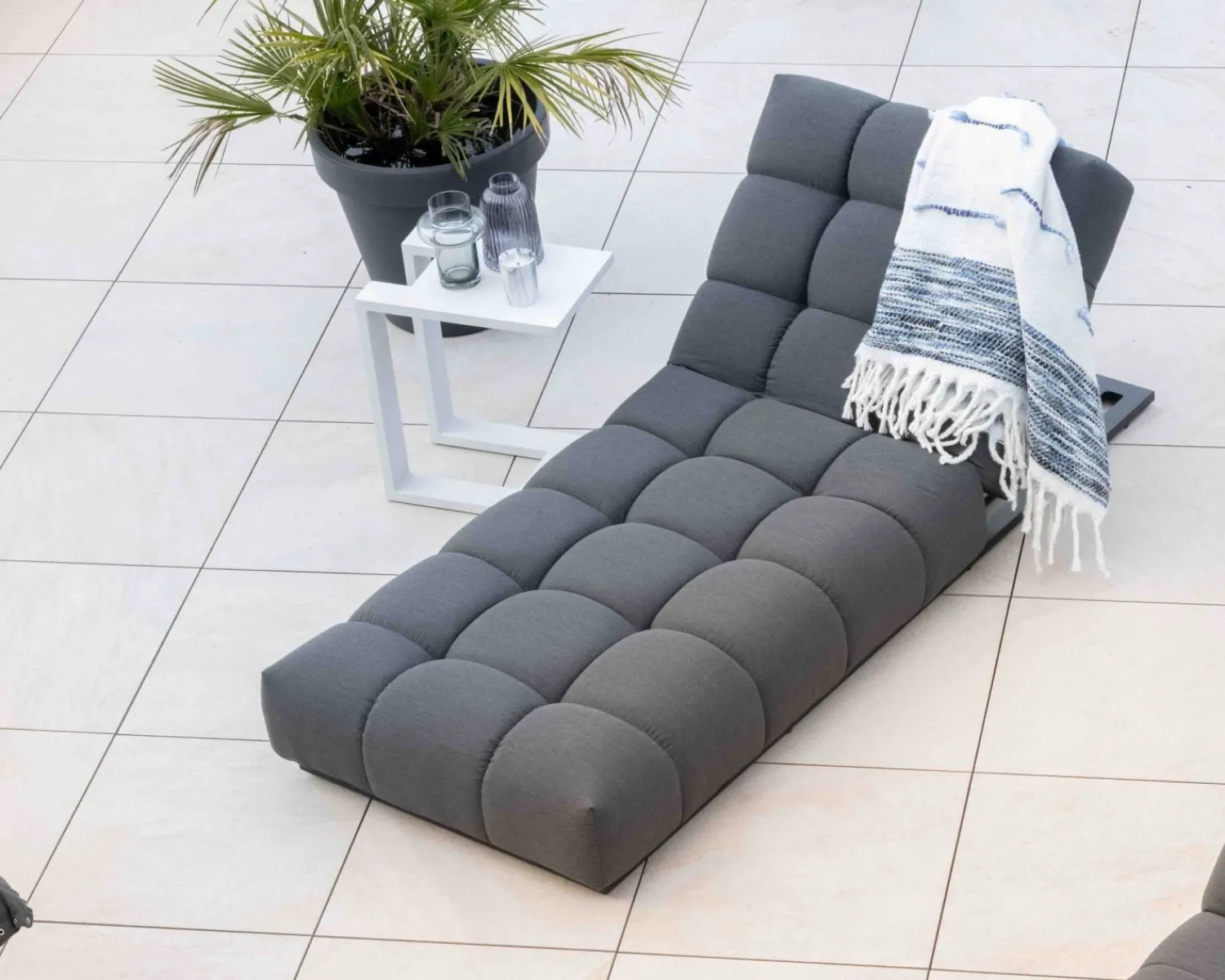Meuble House Chaise longue haut de gamme en tissu Sunbrella gris foncé "Lazy Beach" Clearance