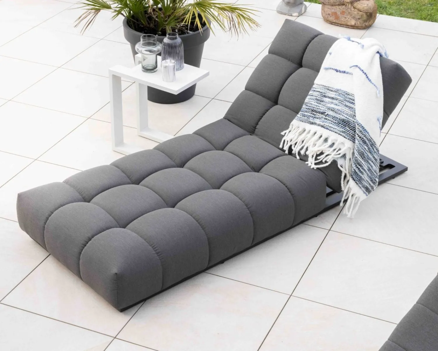 Meuble House Chaise longue haut de gamme en tissu Sunbrella gris foncé "Lazy Beach" Clearance