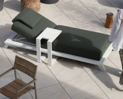 Meuble House Chaise longue ultra confort en tissu vert kaki et structure aluminium blanche "Nusa Pedina" Sale