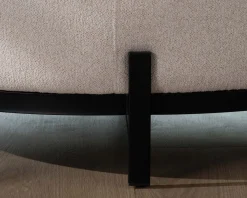 Meuble House Chauffeuse ronde 120 cm en tissu blanc chiné et coussins velours côtelé