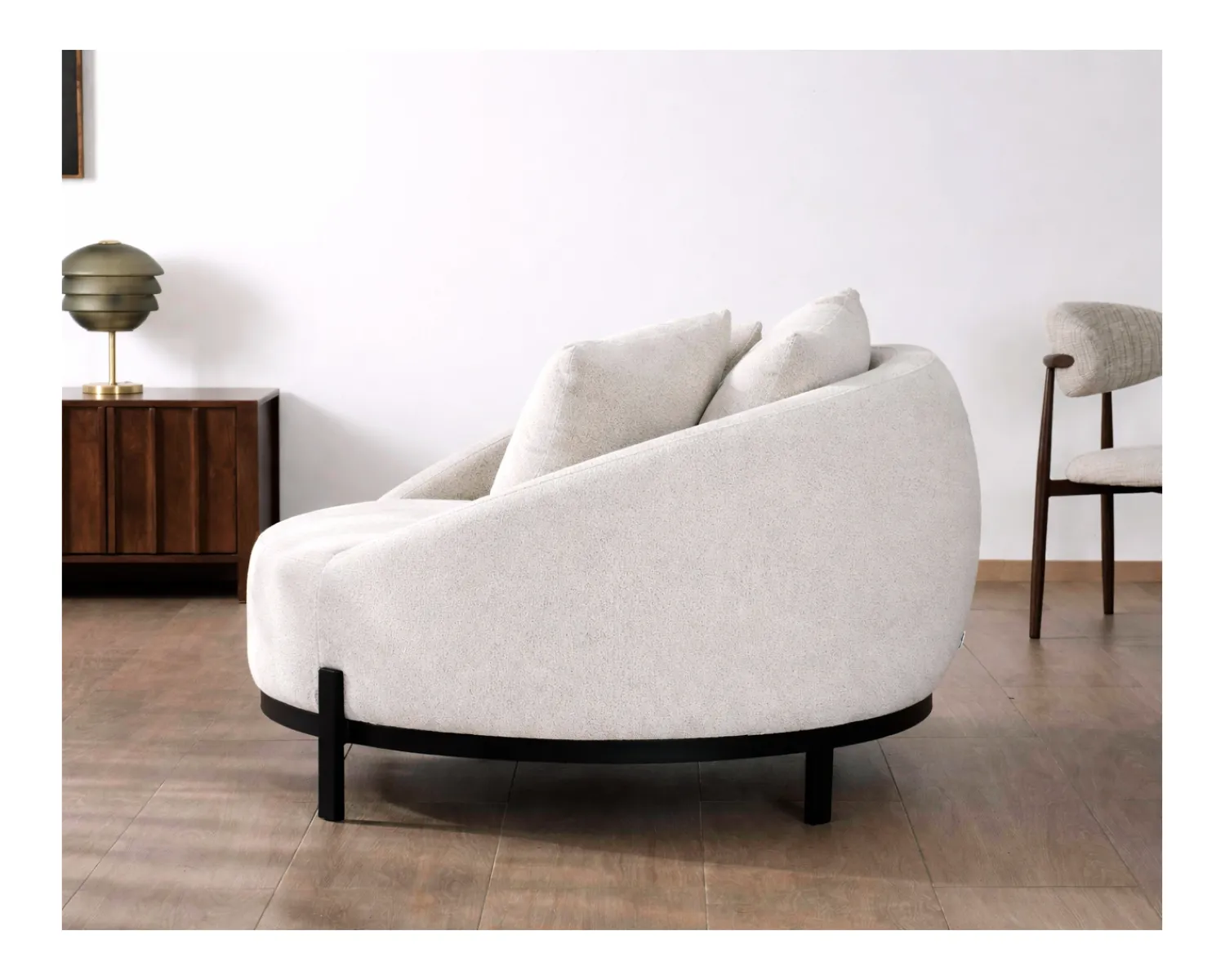 Meuble House Chauffeuse ronde 120 cm en tissu blanc chiné et coussins velours côtelé "Sweet Culture" Sale