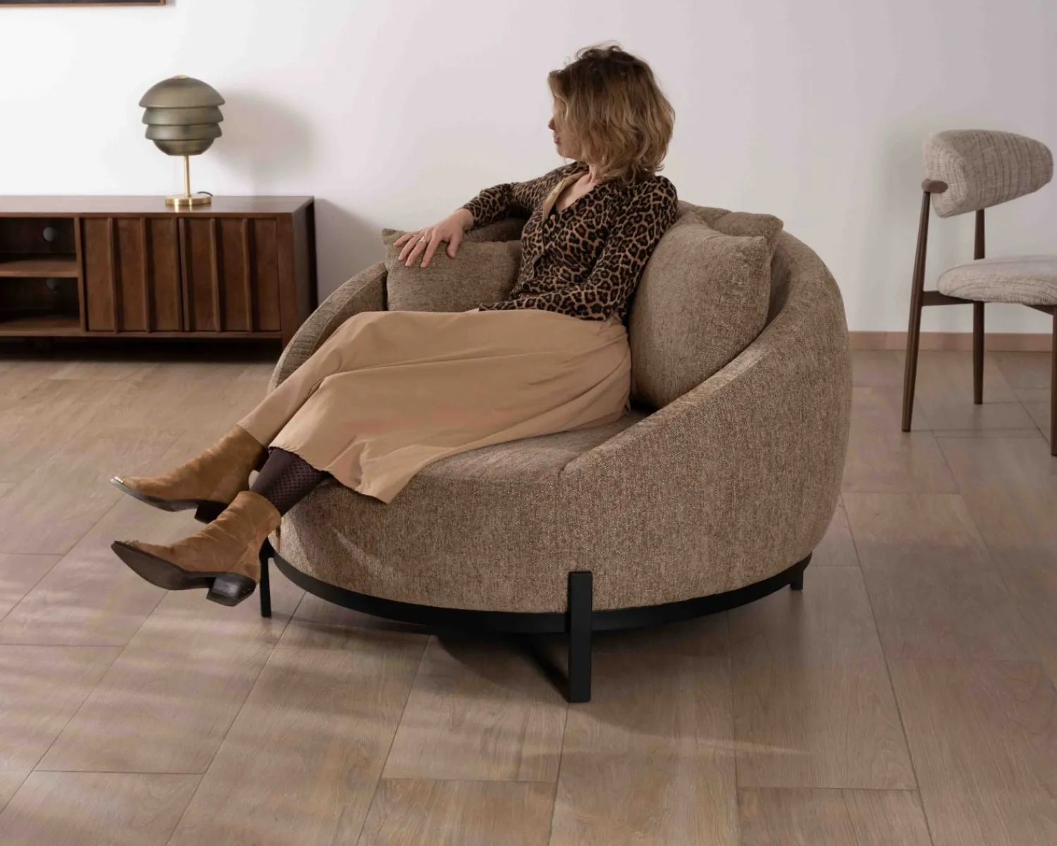 Meuble House Chauffeuse XL en tissu bouclette taupe "Sweet Culture" 120 cm ultra confort Discount