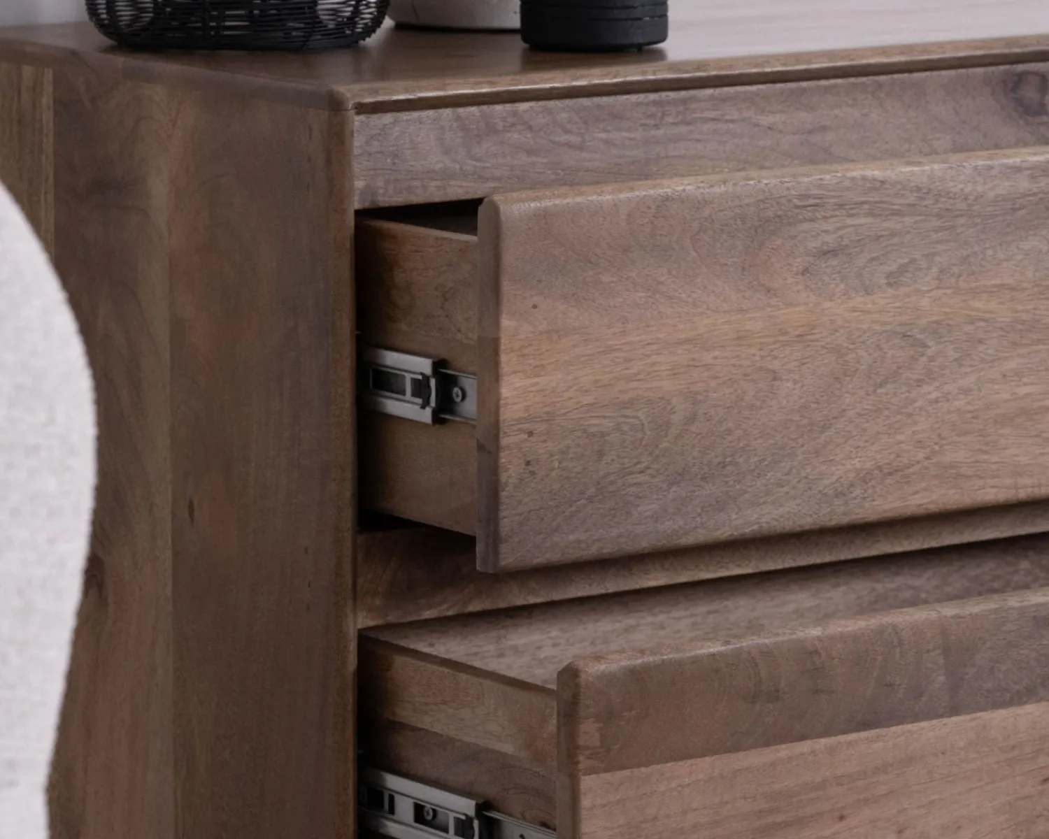 Meuble House Commode esprit Japandi en manguier massif "Geta" 3 tiroirs large ouverture Best