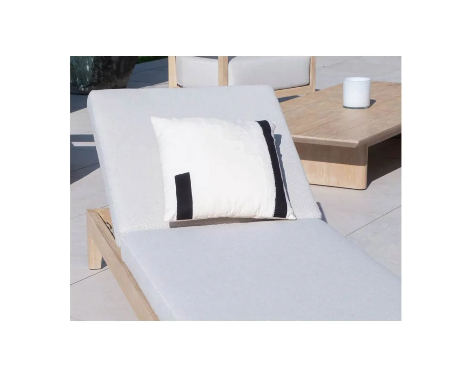 Meuble House Coussin carré design en coton brodé blanc et noir "Kavon" 45x45cm Online