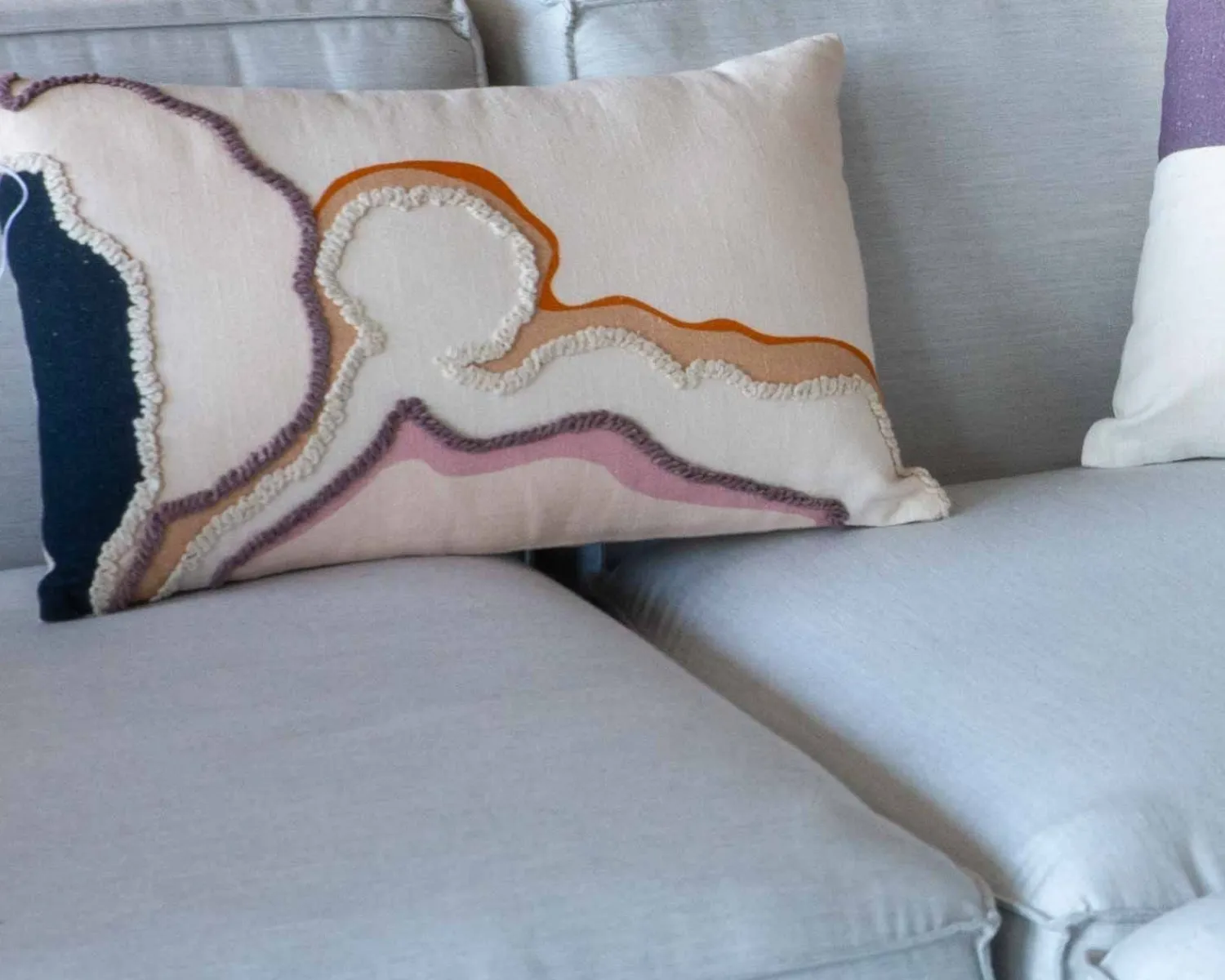 Meuble House Coussin en tissu motif brodé et imprimé "Matis" 50 x 30 cm