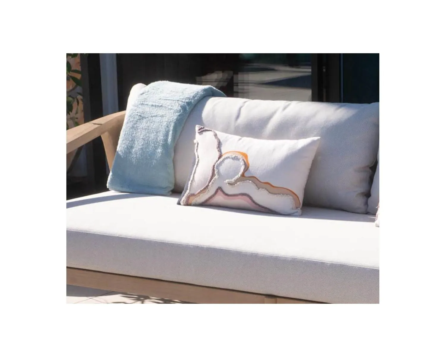 Meuble House Coussin en tissu motif brodé et imprimé "Matis" 50 x 30 cm