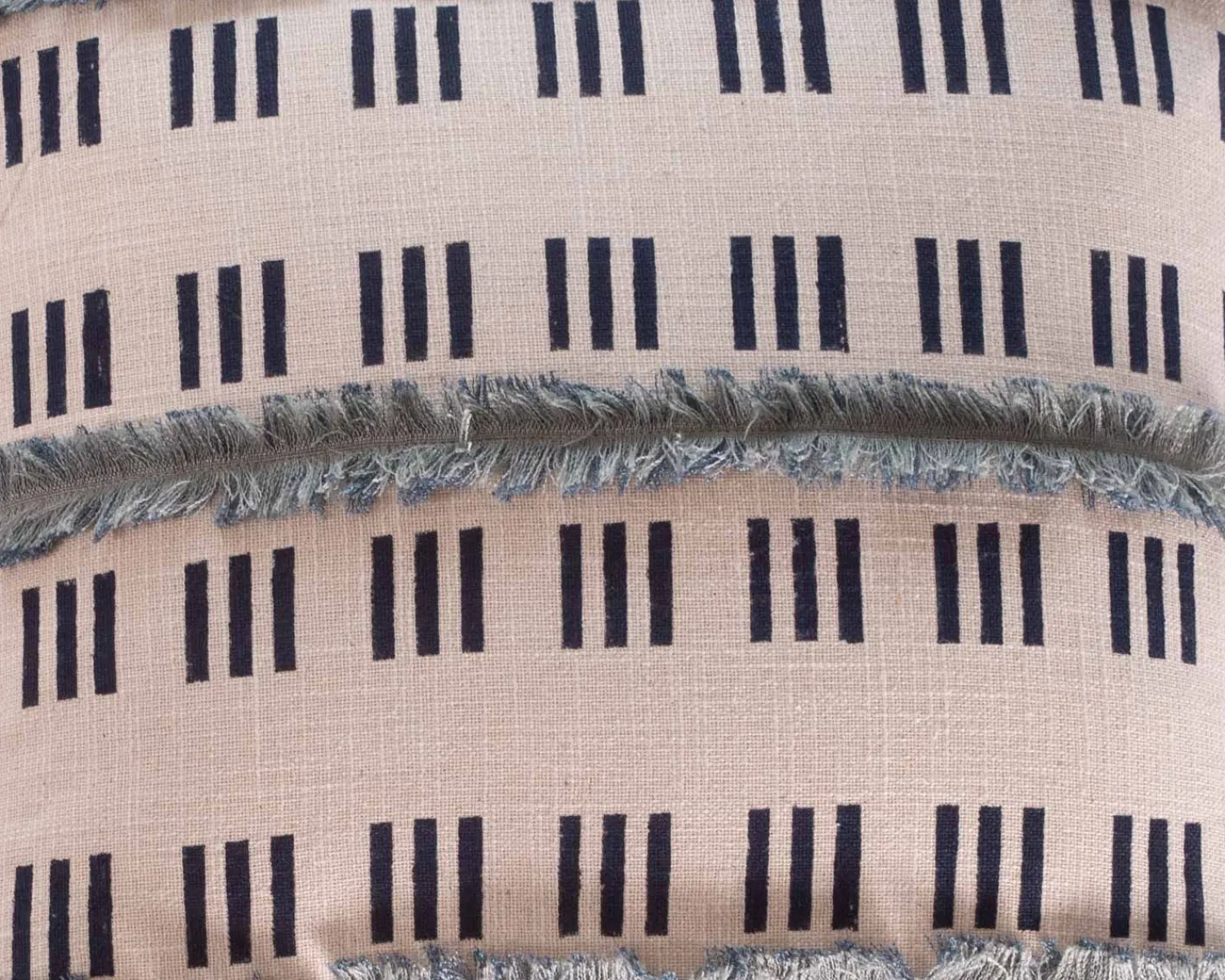 Meuble House Coussin imprimé en coton et lin "Solira" format carré 45x45cm Outlet