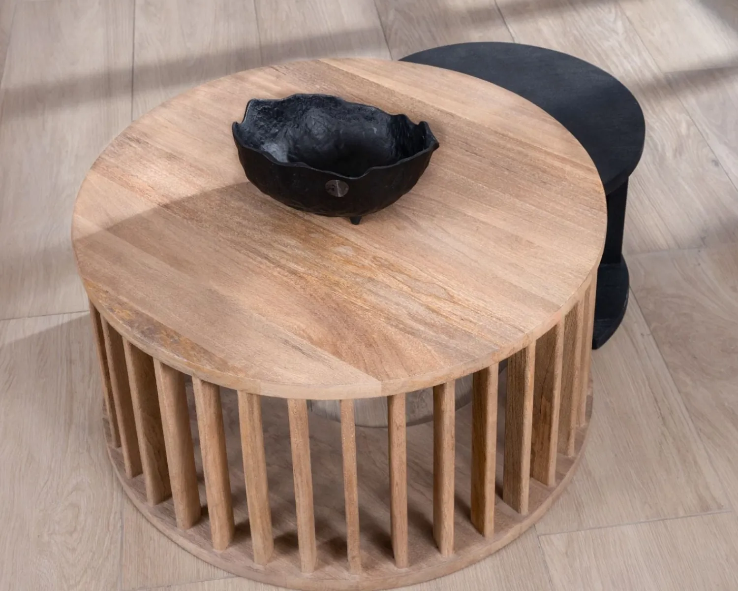 Meuble House Duo de tables basses rondes en manguier sablé marron et noir "Koneks" Hot