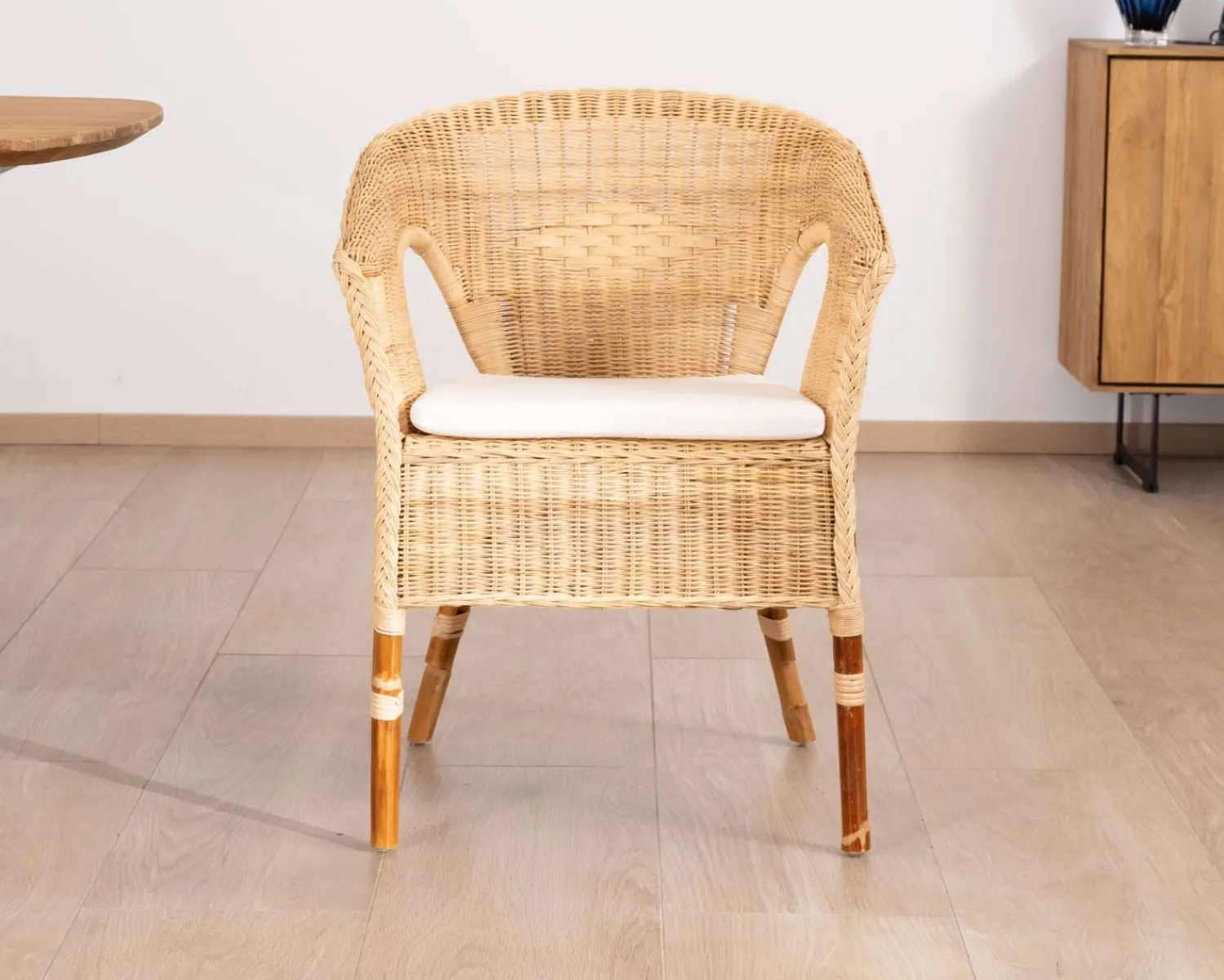 Meuble House Elégant petit fauteuil en rotin tressé avec assise tissu "Noho" New