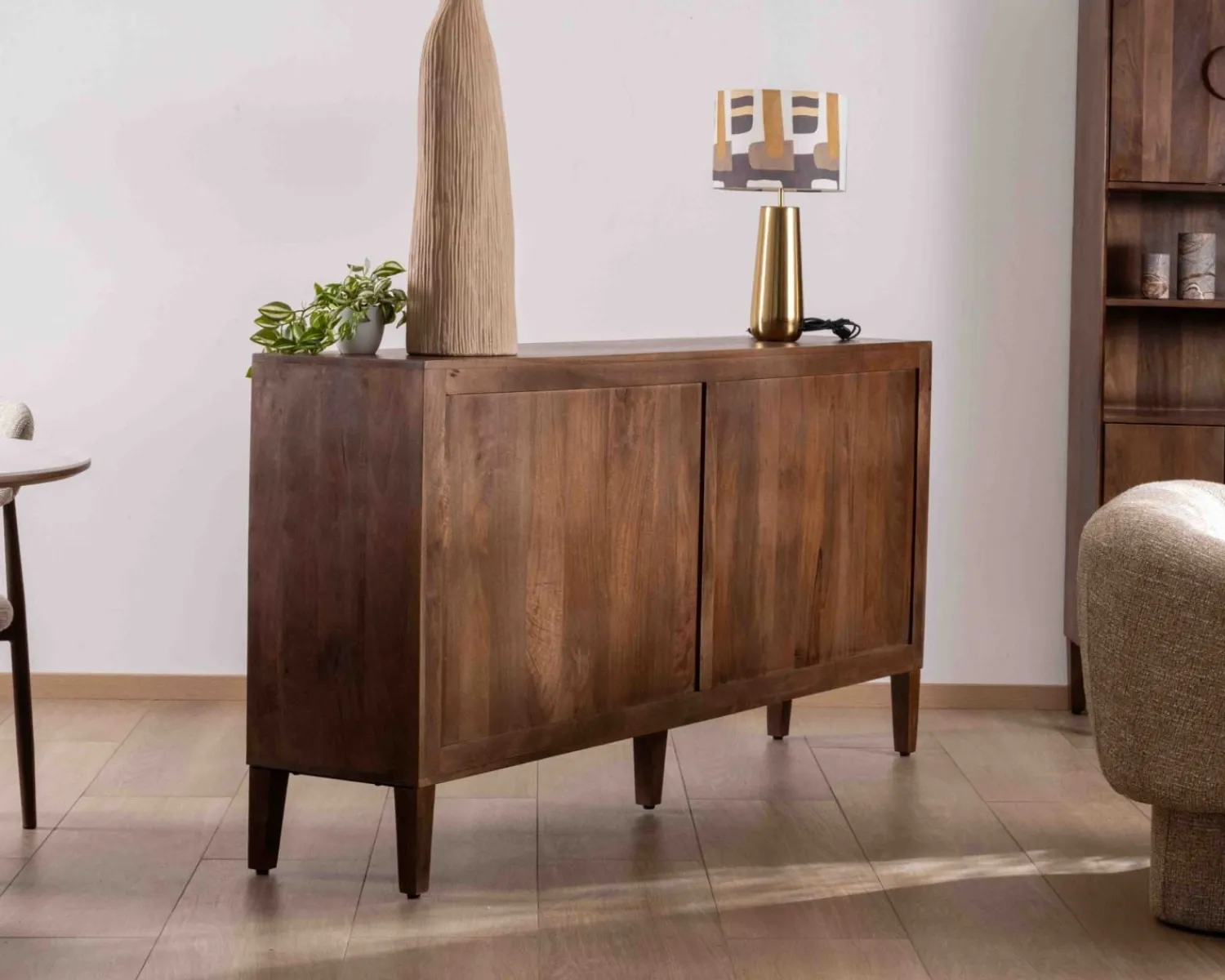 Meuble House Enfilade rétro 4 portes en manguier massif foncé 180 cm "Kaldo" style mid-century New