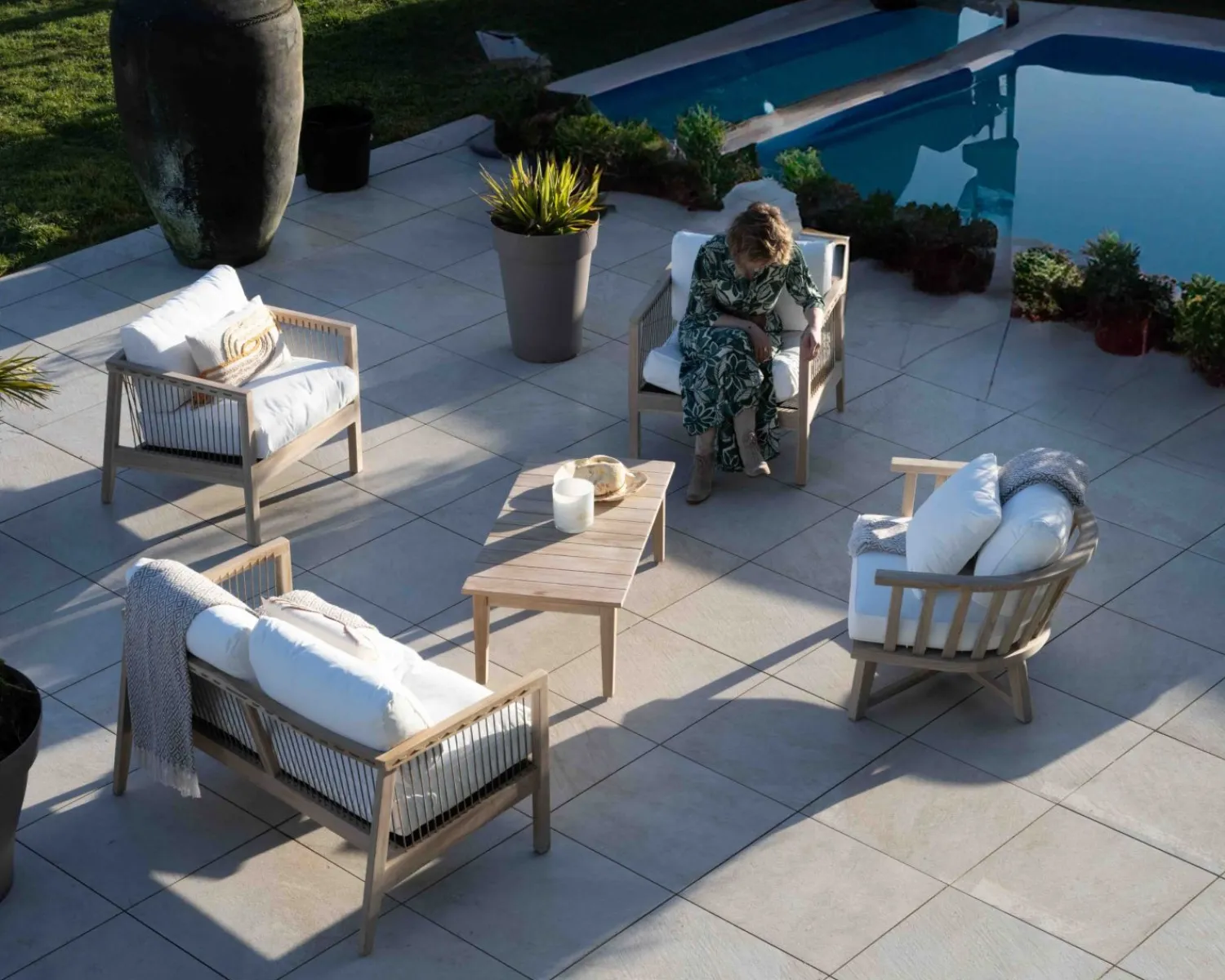 Meuble House Ensemble canapé et fauteuils matelassés en teck et corde "Rafita" Sale