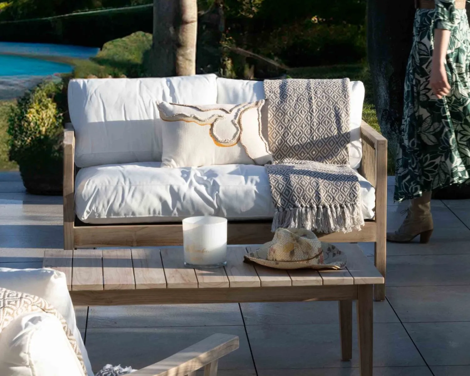 Meuble House Ensemble canapé et fauteuils matelassés en teck et corde "Rafita" Sale