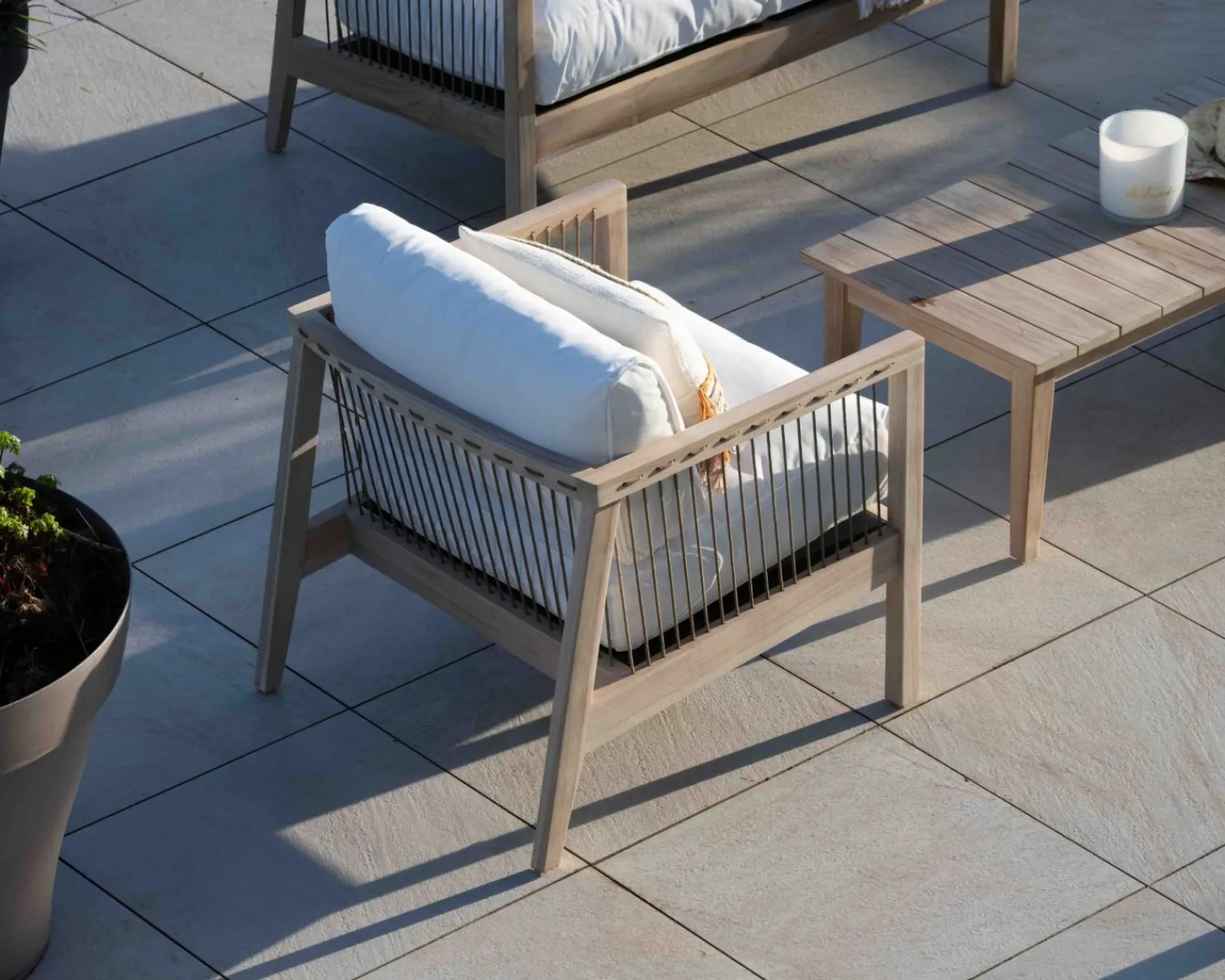 Meuble House Ensemble canapé et fauteuils matelassés en teck et corde "Rafita" Sale