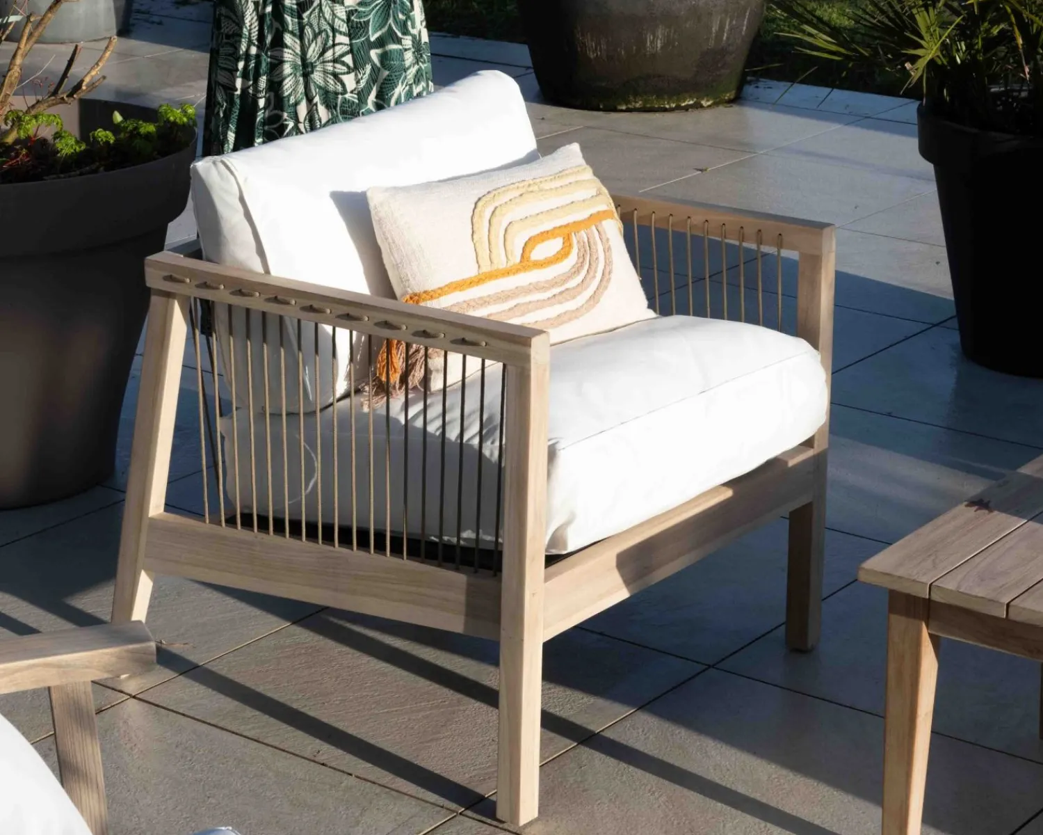 Meuble House Ensemble canapé et fauteuils matelassés en teck et corde "Rafita" Sale