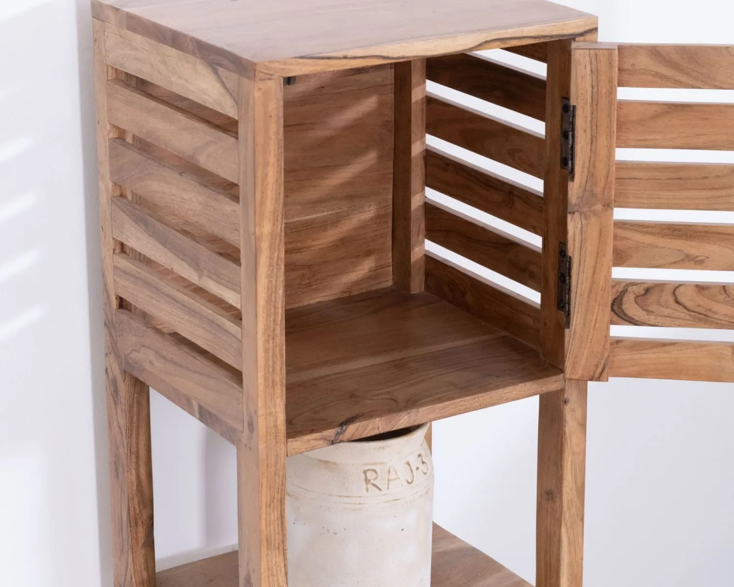 Meuble House Etagère de rangement en acacia avec un compartiment en persienne "Conoa" Best