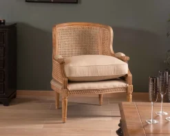 Meuble House Fauteuil cannage et bois sculpté esprit vintage chic