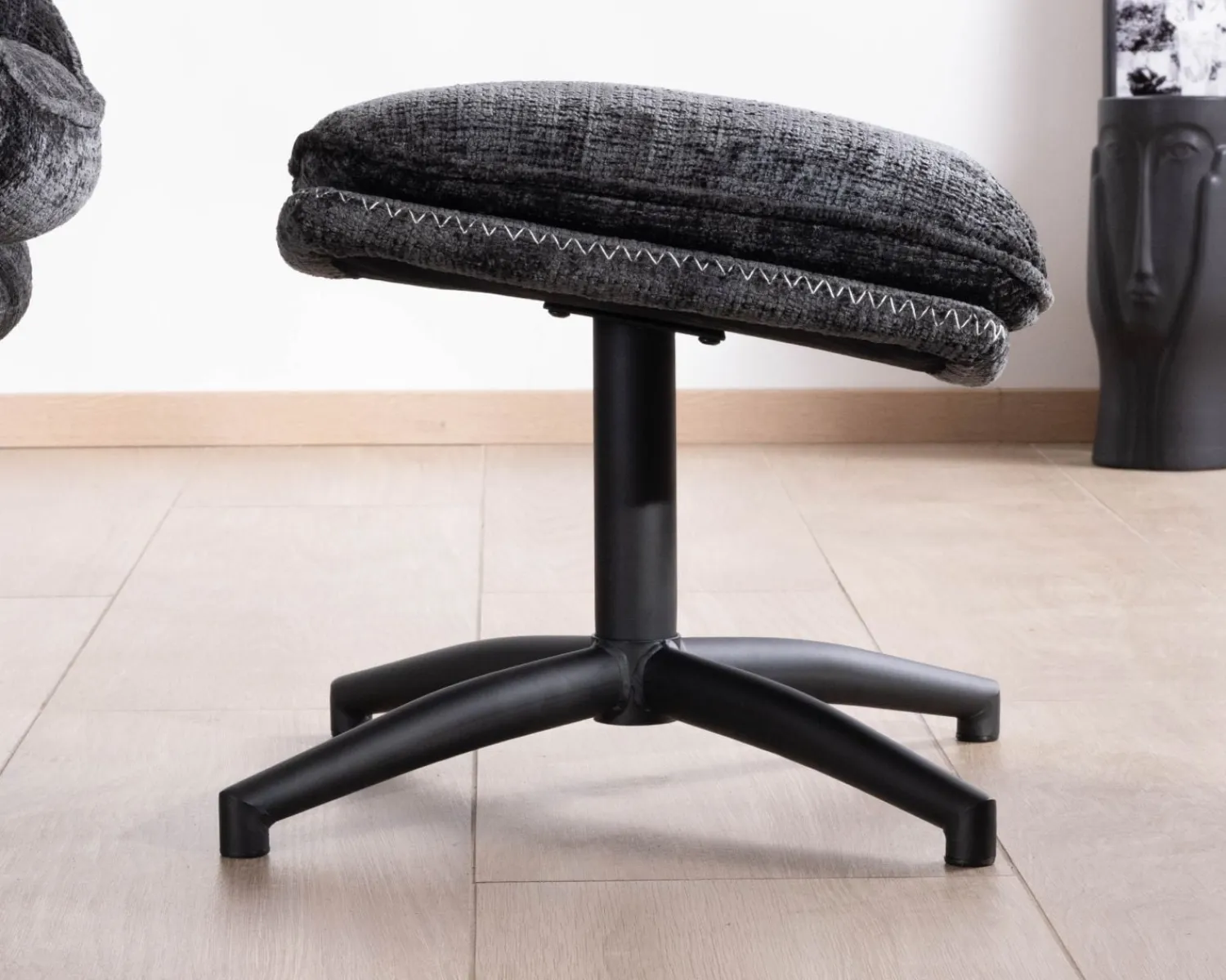 Meuble House Fauteuil cosy rotatif design rétro en tissu gris "Branson" avec pouf Hot