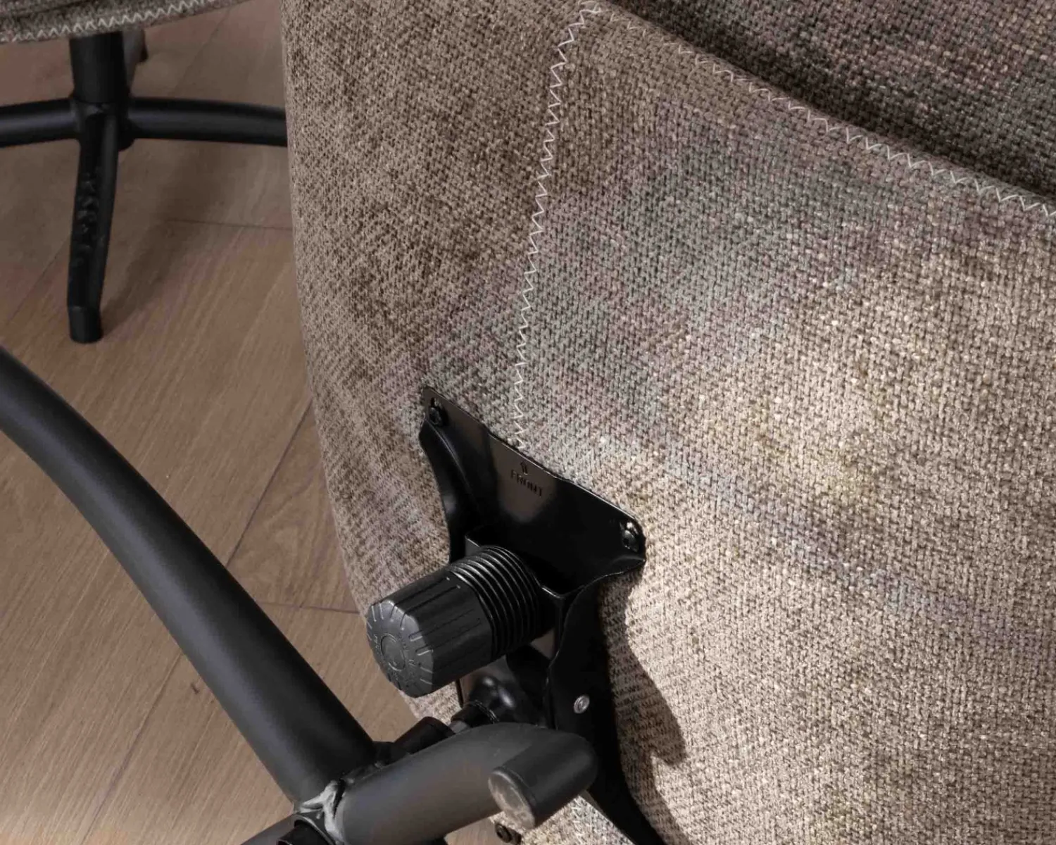 Meuble House Fauteuil cosy rotatif design rétro en tissu gris "Branson" avec pouf Hot
